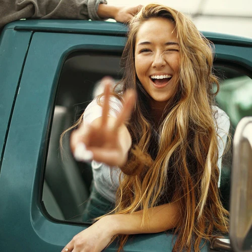 Sun Bum Hair Heat Protector Spray | Eliminate Frizz & Protect Vs Humidity | 177ml | Hair Product For Surfers | Sunbum Australia 3 Sun Bum Hair Heat Protector Spray | Eliminate Frizz & Protect Vs Humidity | 177ml | Hair Product For Surfers | Sunbum Australia - Image 3