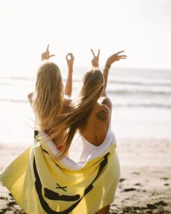 Sun Bum Plush | Beach Towel | Funky Head Turning Design | Large Sized | Sunbum Australia 7 Sun Bum Plush | Beach Towel | Funky Head Turning Design | Large Sized | Sunbum Australia -FCS Store beach towel 59512.1542971942