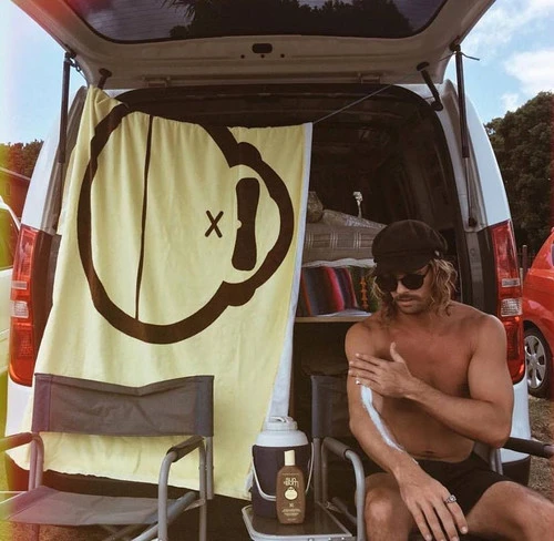 Sun Bum Plush | Beach Towel | Funky Head Turning Design | Large Sized | Sunbum Australia 2 Sun Bum Plush | Beach Towel | Funky Head Turning Design | Large Sized | Sunbum Australia - Image 2